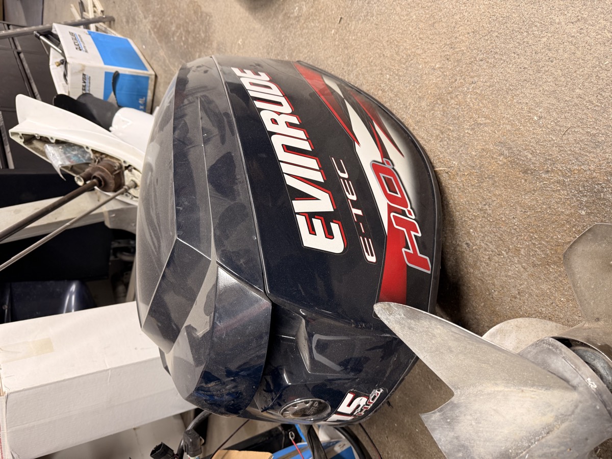 Motorkåpa Evinrude E-TEC HO 115 - helvy